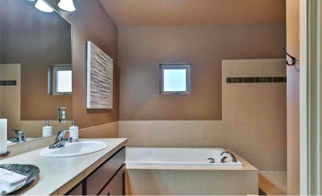 Building Photo - 12062 Minor Way