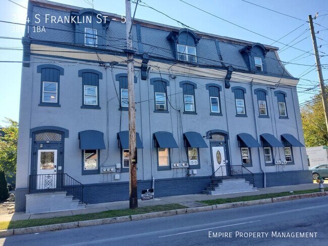 Primary Photo - 384 S Franklin St