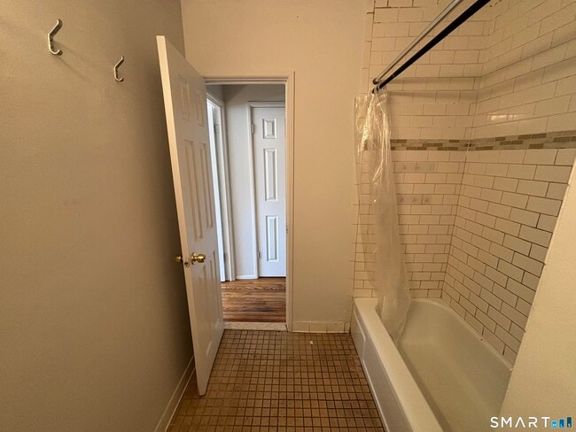 Building Photo - 12 N Taylor Ave