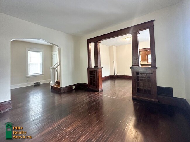 Building Photo - 4 Bedroom Home **Half off 1 Month's Rent w...