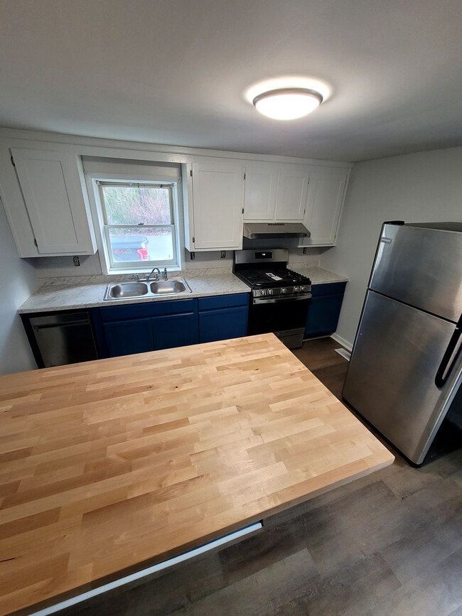 Building Photo - 3 bedroom home on cul-de-sac