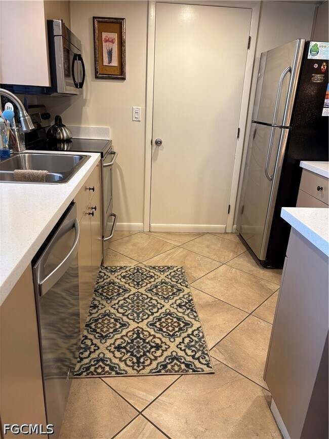 Building Photo - 5828 Littlestone Ct