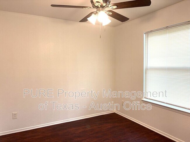 Building Photo - 16005 Stoneham Cir