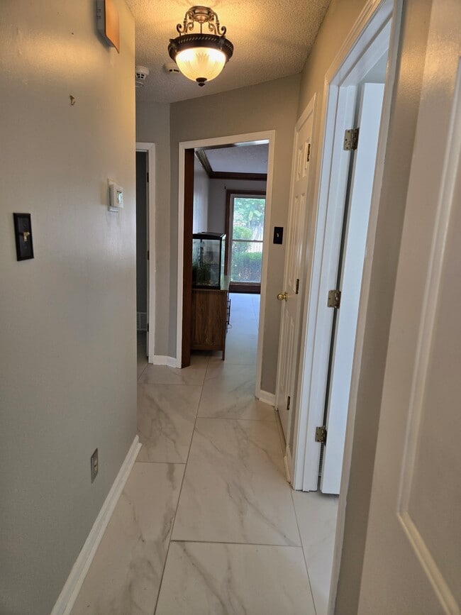 Building Photo - 4220 Glenroy Dr