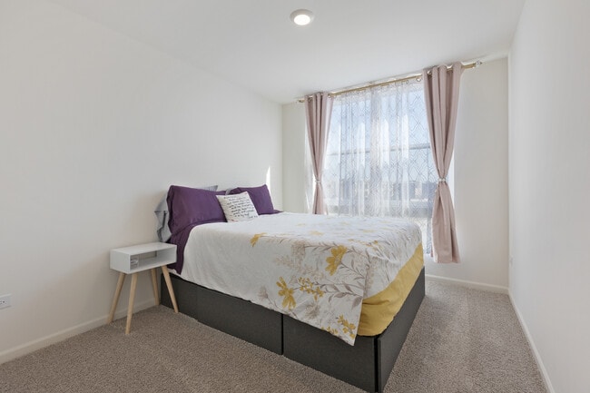 Building Photo - 2251 Parkside Dr