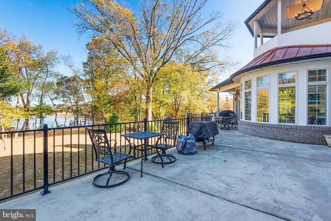 Building Photo - 2620 Love Point Rd