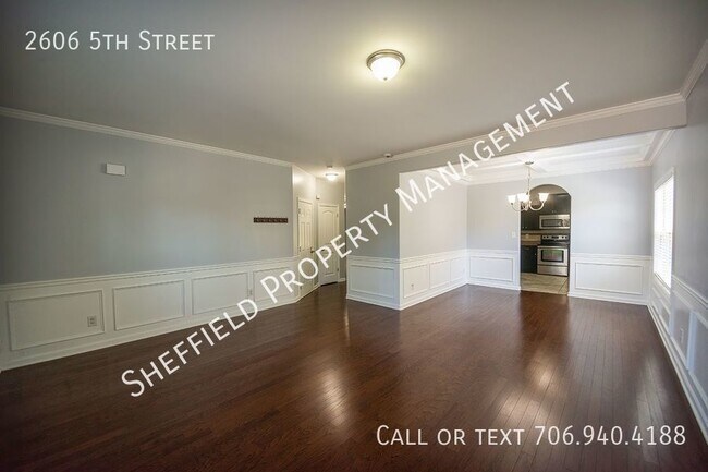 Building Photo - 2606 5 St