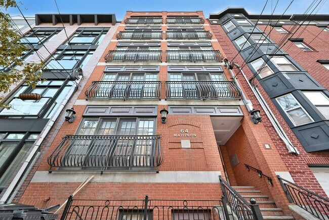 Building Photo - 64 Madison St