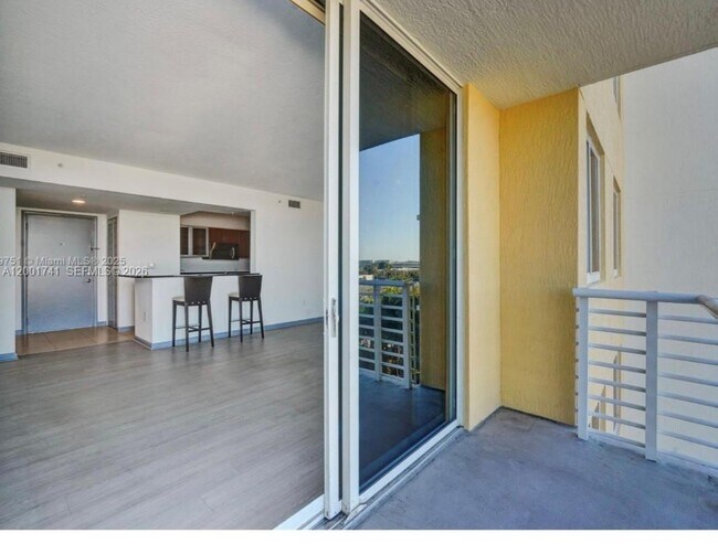 Building Photo - 2775 NE 187th St