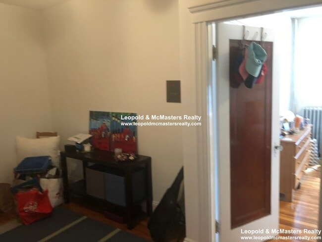 Building Photo - 22 Bellevue St