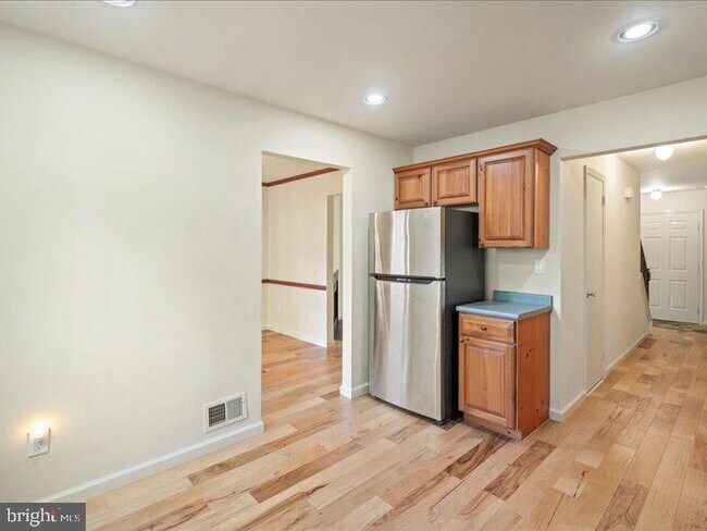 Building Photo - 18 Pond View Dr