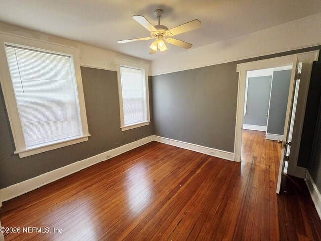 Building Photo - 146 W 6th St