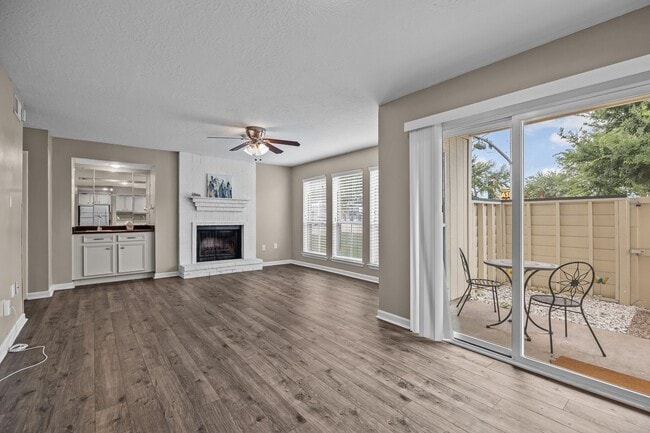 Building Photo - 250 El Dorado Blvd