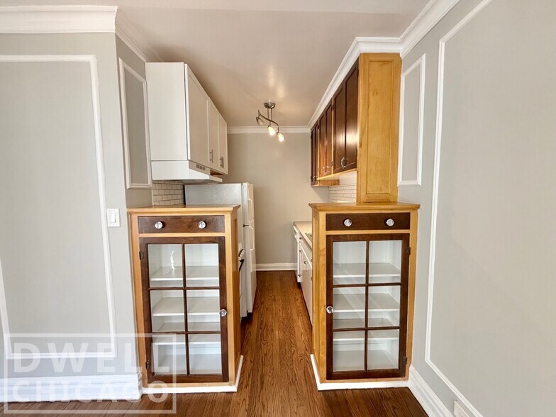 Building Photo - 6226 N Clark St