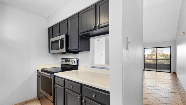 Building Photo - Spyglass Hill