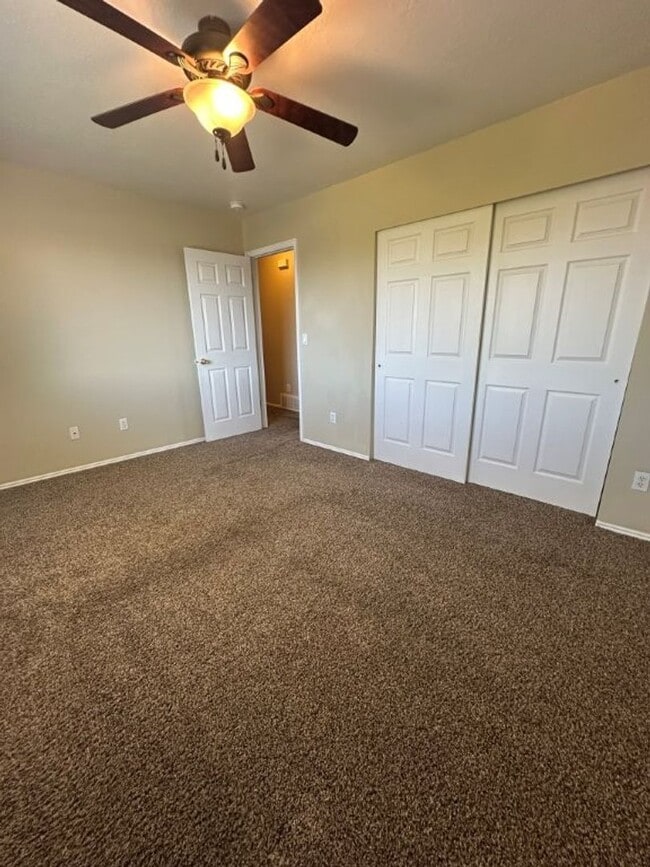 Building Photo - Big Year, Bigger Home – 5 Bed 2 Bath Syracuse + Tiered Rent & 2 Weeks Free!