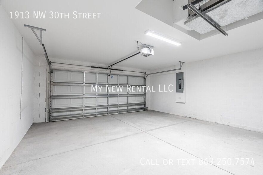 Building Photo - 1913 NW 30th St