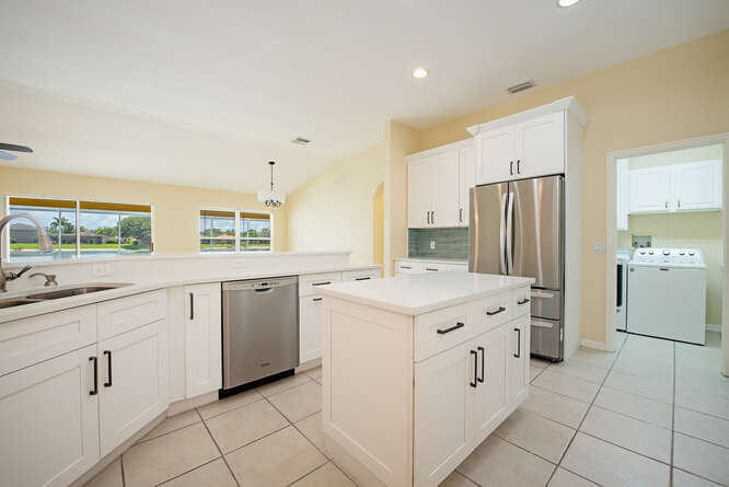 Building Photo - 2271 Grove Dr