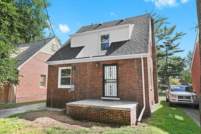 Building Photo - Modern Living in a Classic Detroit Neighborhood