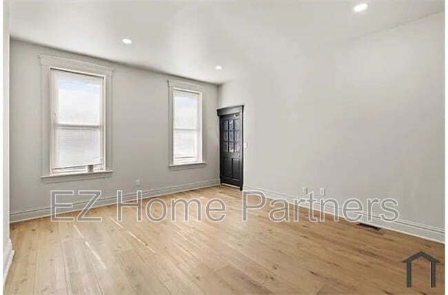 Building Photo - 2317 Indiana Ave