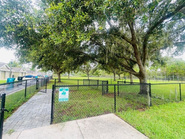 Building Photo - WATERS EDGE/LK NONA-8641 Bradleys Landing St Orlando FL 32827