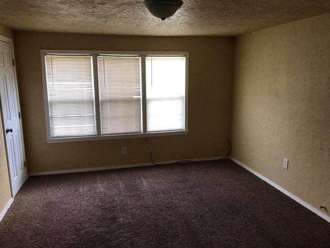 Building Photo - 1 Bedroom 1 Bath