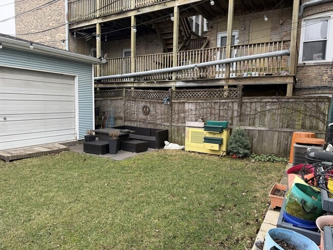 Building Photo - 4207 N Sawyer Ave