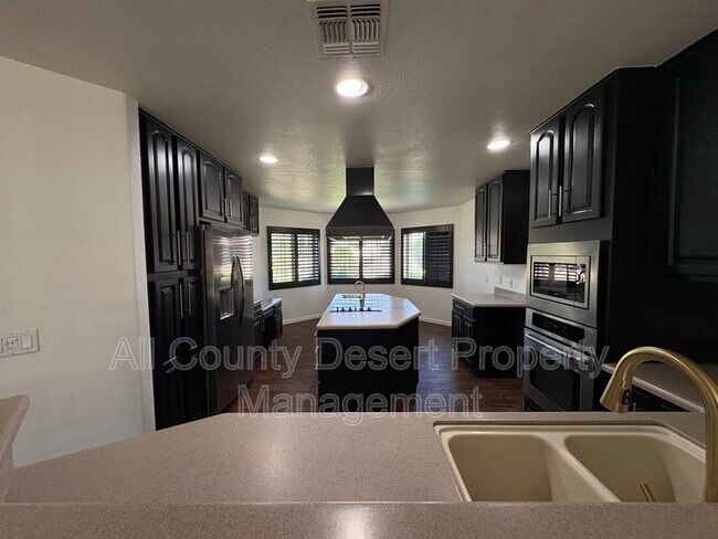 Building Photo - 78823 Ave 42