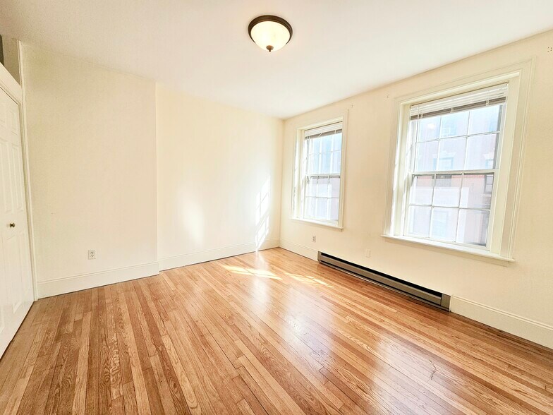 Building Photo - 81 West Cedar St