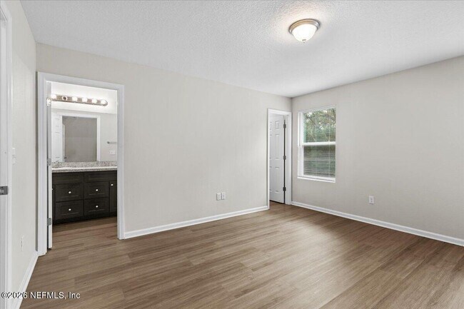 Building Photo - 8206 Halls Hammock Ct