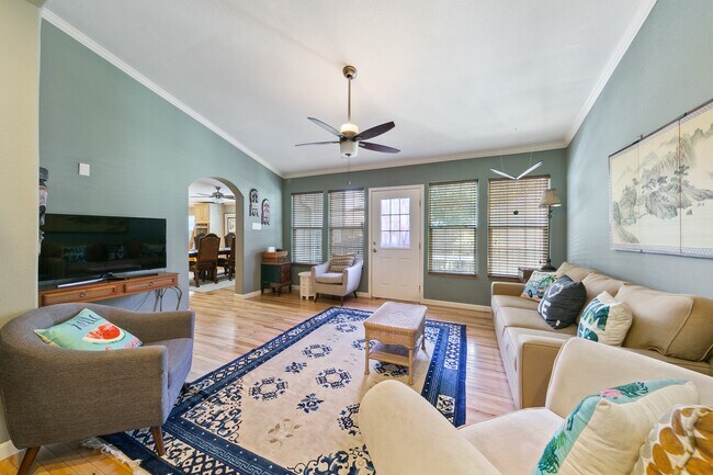Building Photo - 4708 Woodrow Ave