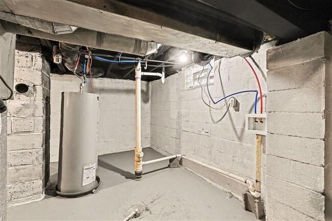 Building Photo - Stunning 3 Bed 1 Bath Home