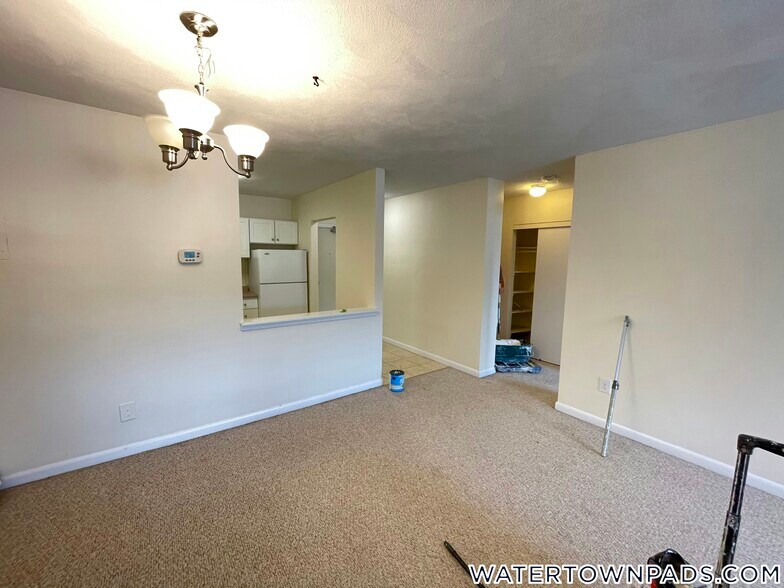 Building Photo - 24 Whites Ave