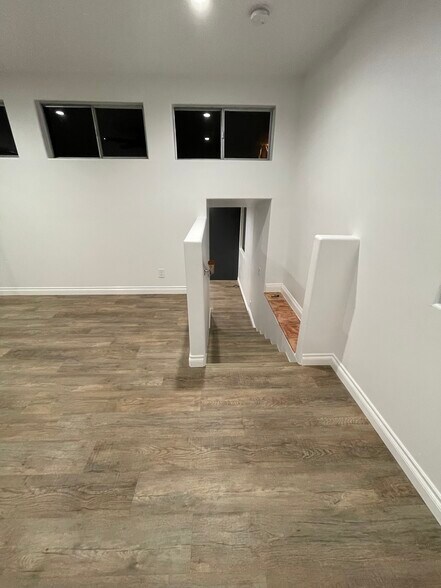 Building Photo - 205 7th Ave