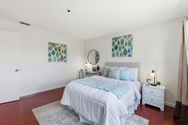 Building Photo - 20740 Celeste Cir
