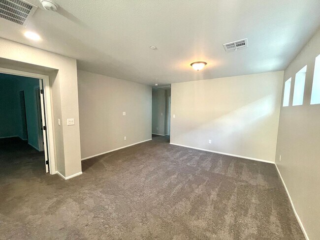 Building Photo - Beautiful Home in Valley Vista Available S...