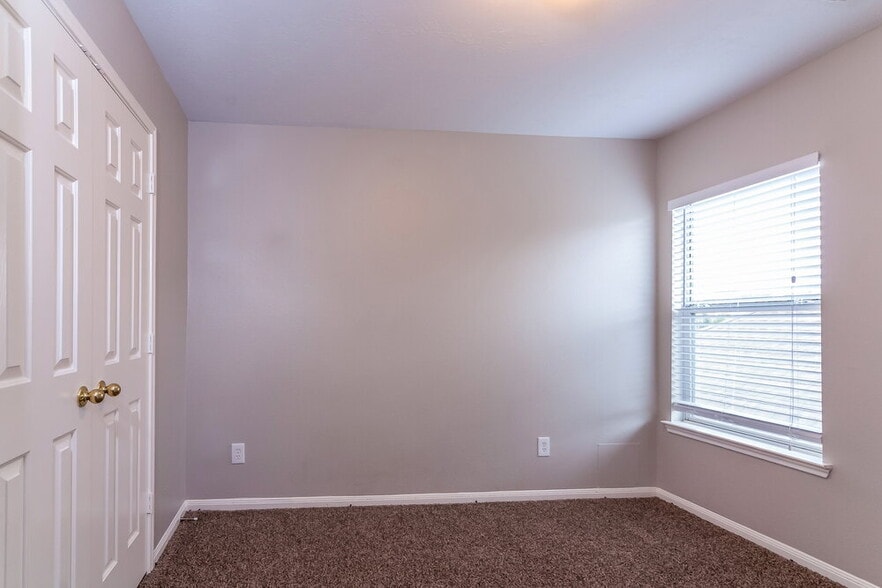 Building Photo - 16110 Marcelia Dr