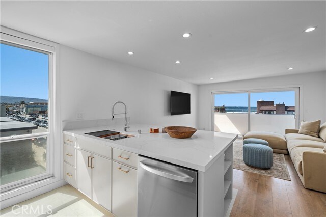 Building Photo - 404 Hermosa Ave