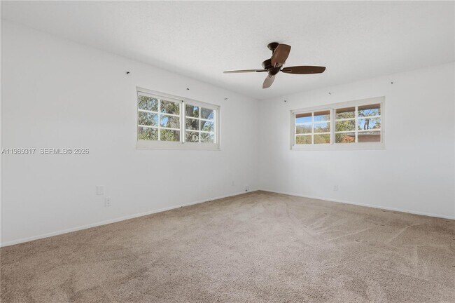 Building Photo - 4512 SW 27th Terrace