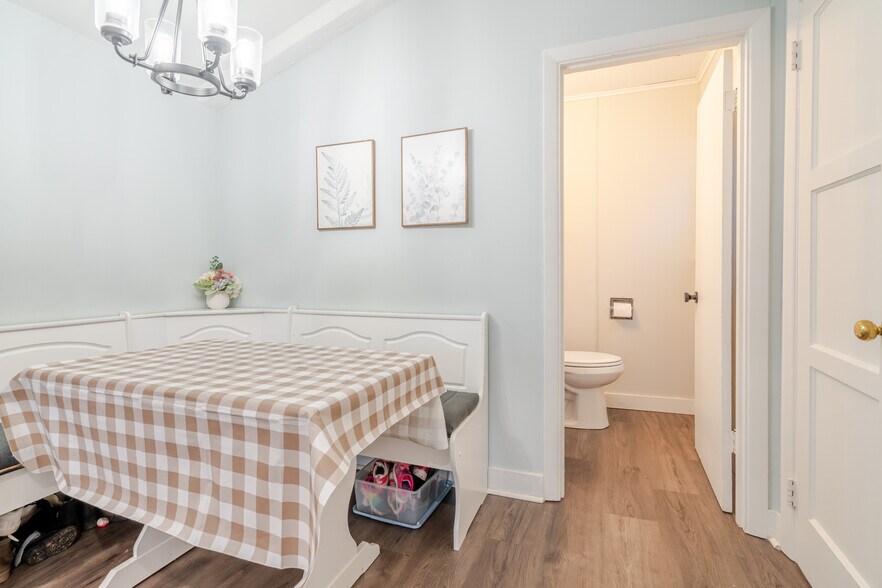 Building Photo - 200 W Arlington St