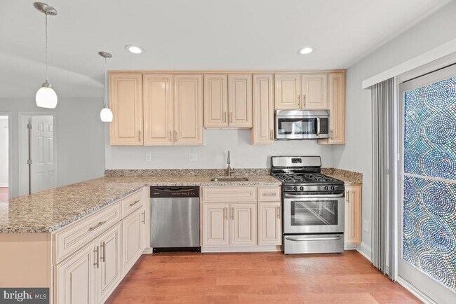 Building Photo - 6466 Loudon Ave