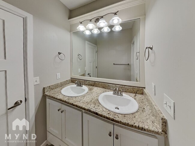 Building Photo - 12924 Firerock Cir