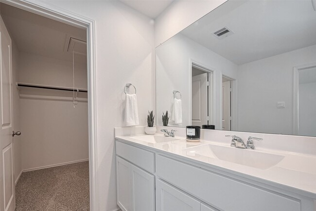 Building Photo - 4207 Zeke Ests Ln