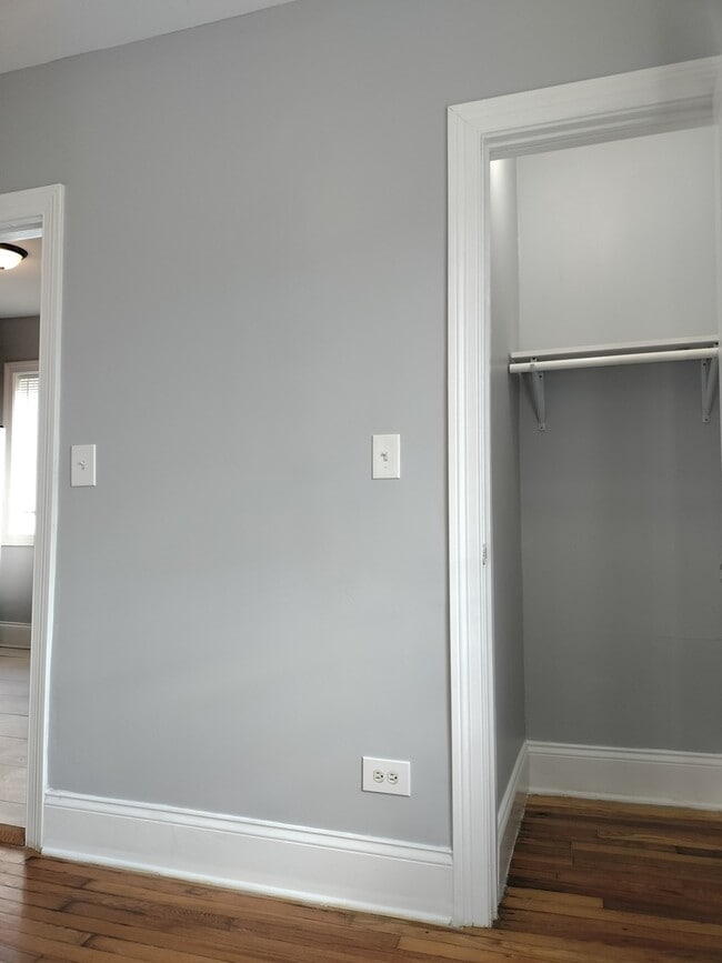 Building Photo - 7408 S Eberhart Ave