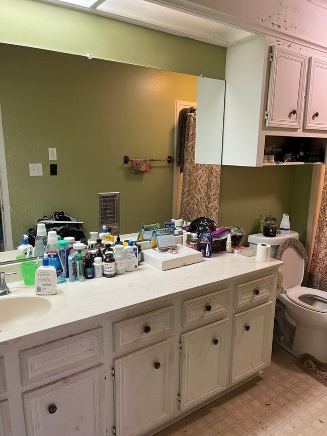 Building Photo - Spacious 3BR House in Byram