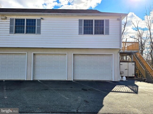 Building Photo - 127 S Main St