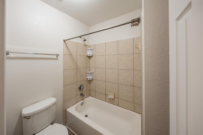 Building Photo - 9917 Kingfisher Dr