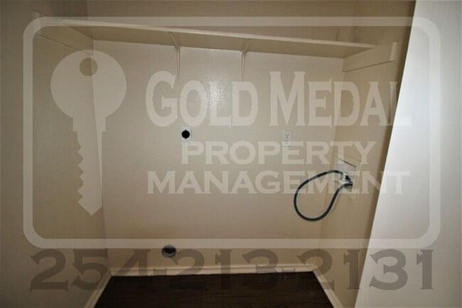 Building Photo - 4500 Sylvia Dr