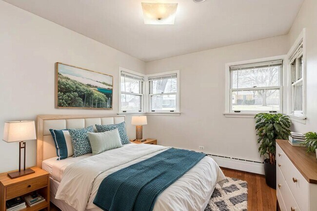 Building Photo - 942 Raleigh Rd