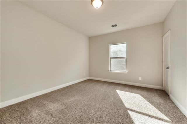 Building Photo - 305 Featherstone Dr